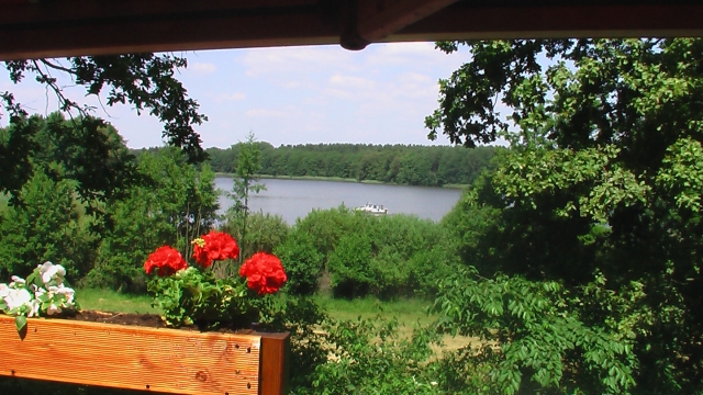 Ganzjährig bewohnbarer Bungalow am See mit  Bootsteg zu verkaufen