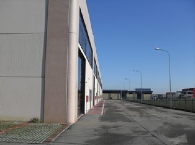 Gewerbeimmobilie, Produktionhalle, Lagerräume zum Verkauf in Reggio Emilia
