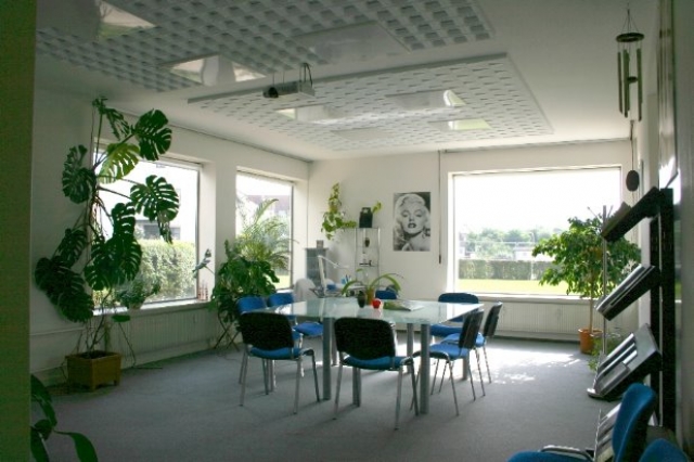  Büro, Kosmetikstudio, Friseursalon etc.