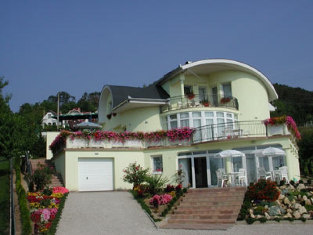 UNGARN-Immobilien über 100 Objekte im Angebot