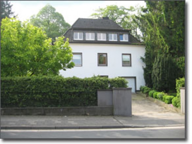 Freistehendes Herrenhaus mit eigenem Wald