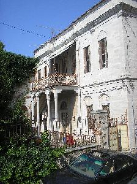 Einzigartiges Marmorhaus in Drama