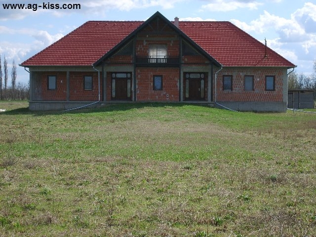 Mehrfamilienhaus zu verkaufen in Morahlom - Ungarn