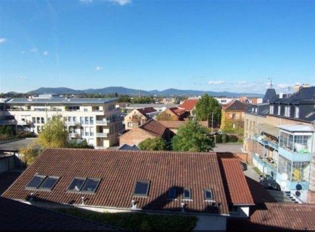 2 ZKB mit traumhafen Blick über Landau, in Zentraler Lage