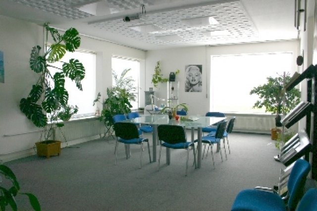 Gewerberraum. Büro, Kosmetikstudio, Friseursalon, Bäckerei, Seminarräume, Cas