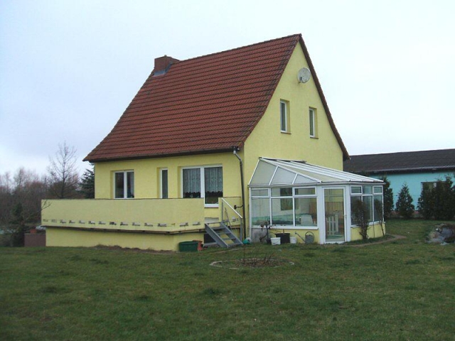 1-2 Familienhaus Bj. 1996 mit Wintergarten, Balkon und Terrasse auf 2500qm Grund