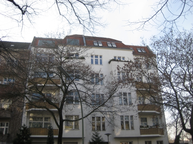 Helle Balkonwohnung mit Weitblick in der Nähe des Kudamms / Berlin.