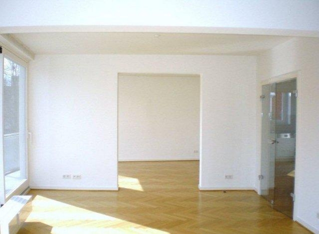 Beste Lage: Großzügige 4-5-Zimmer-164 qm-Wohnung