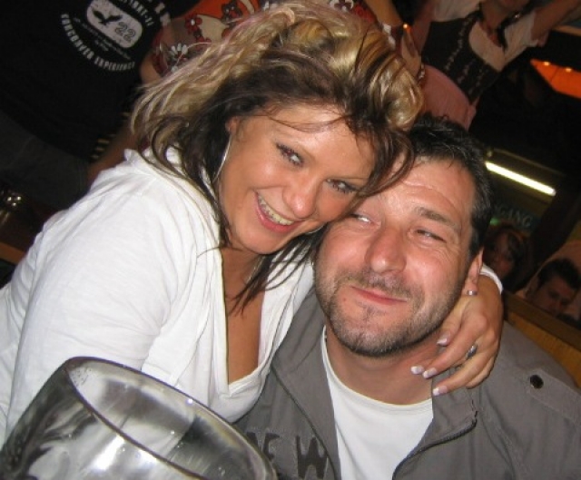 Suchen dringend große 3-4 Zi. Whg oder kleines Haus