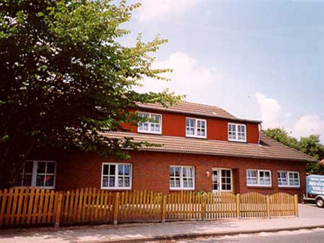 Gruppenhäuser ( behindertengerecht ) für 28 Personen an der Nordseeküste zu v