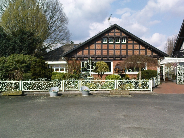 Einfamilienhaus mit Einliegerwohnung