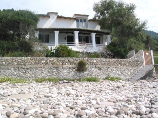 Einfaches Haus direkt am Meer/Griechenland