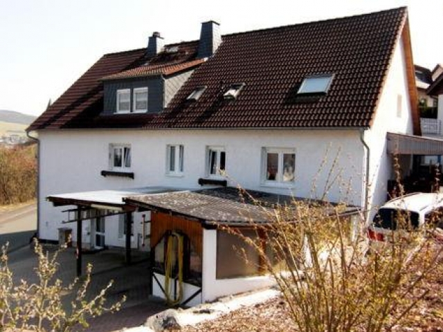 Gepflegt, voll vermietet und nicht teuer