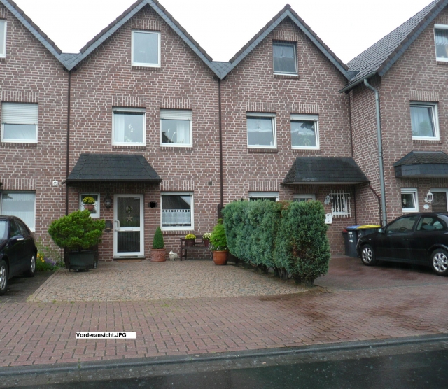 Dinslaken: Einfamilien-Reihenhaus in guter Wohnlage zu verkaufen