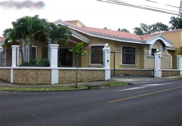 COSTA RICA - 1 story dream villa with enormous POOL!!!