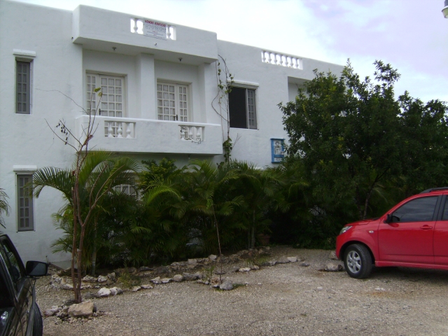 Haus mit 8 App. und 3 Grundstuecke in Punta Cana, DomRep