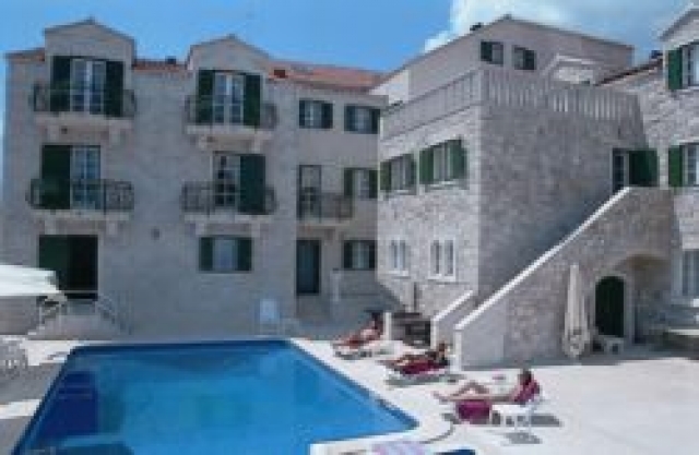 KROATIEN BRAC INSELN VERKAUFEN HOTEL AM MEER