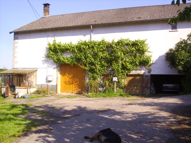 Bauernhaus mit 1,4 ha Land, für Pferdehaltung geeignet