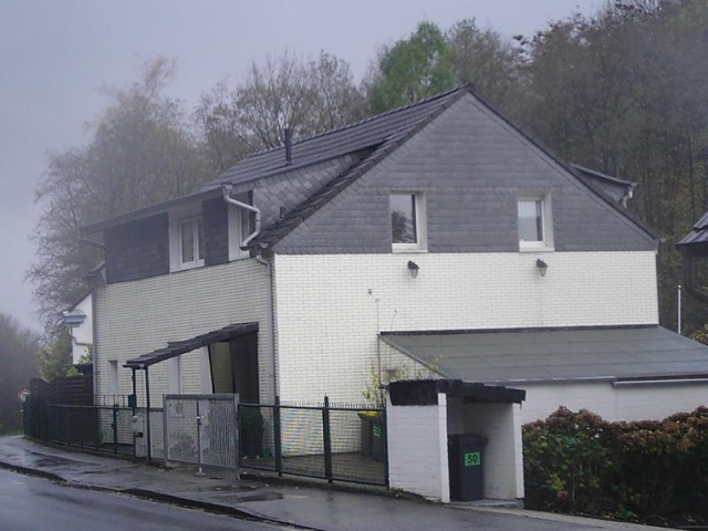 Ländliches Anwesen,(Wu-08-A-O) Modernis.,Freistehendes 2 Fam.-Hang-Land-Haus,Gr