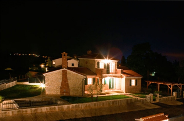 Kroatien, Istrien; Mediteranes Einfamilienhaus mit Pool