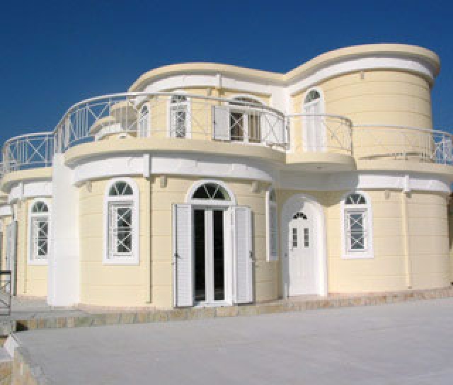 Schoenes Fertigbauhaus auf dem Peloponnes/Griechenland