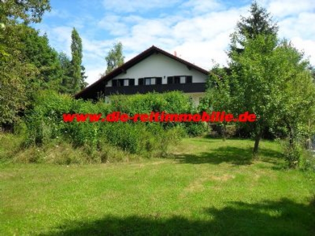 Eine Oase im Grünen für Mensch und Tier - Großzügiges Einfamilienhaus mit Ei