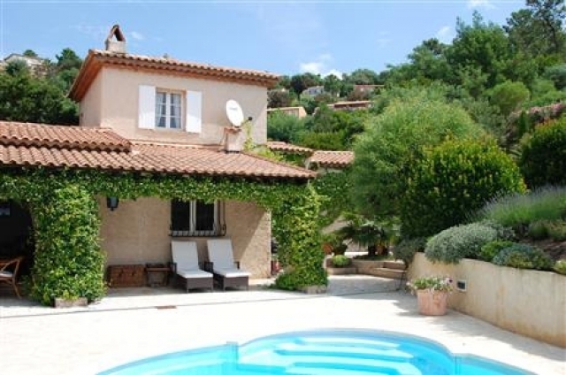 Meerblick-Villa in Les Issambres (Golf von St. Tropez)