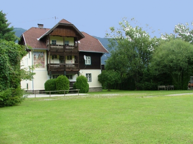 Mietshaus in Moellbrucke mit Gewerbegrund zu verkaufen