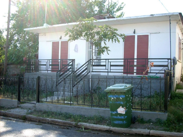 Einfaches Dorfhaus nahe Katerini / Griechenland