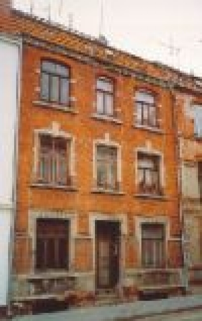  sanierungsbedürftiges Mehrfamilienhaus gesucht